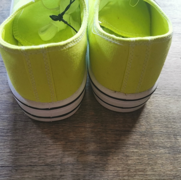 Neon street wear shoes size 9 - Picture 4 of 5